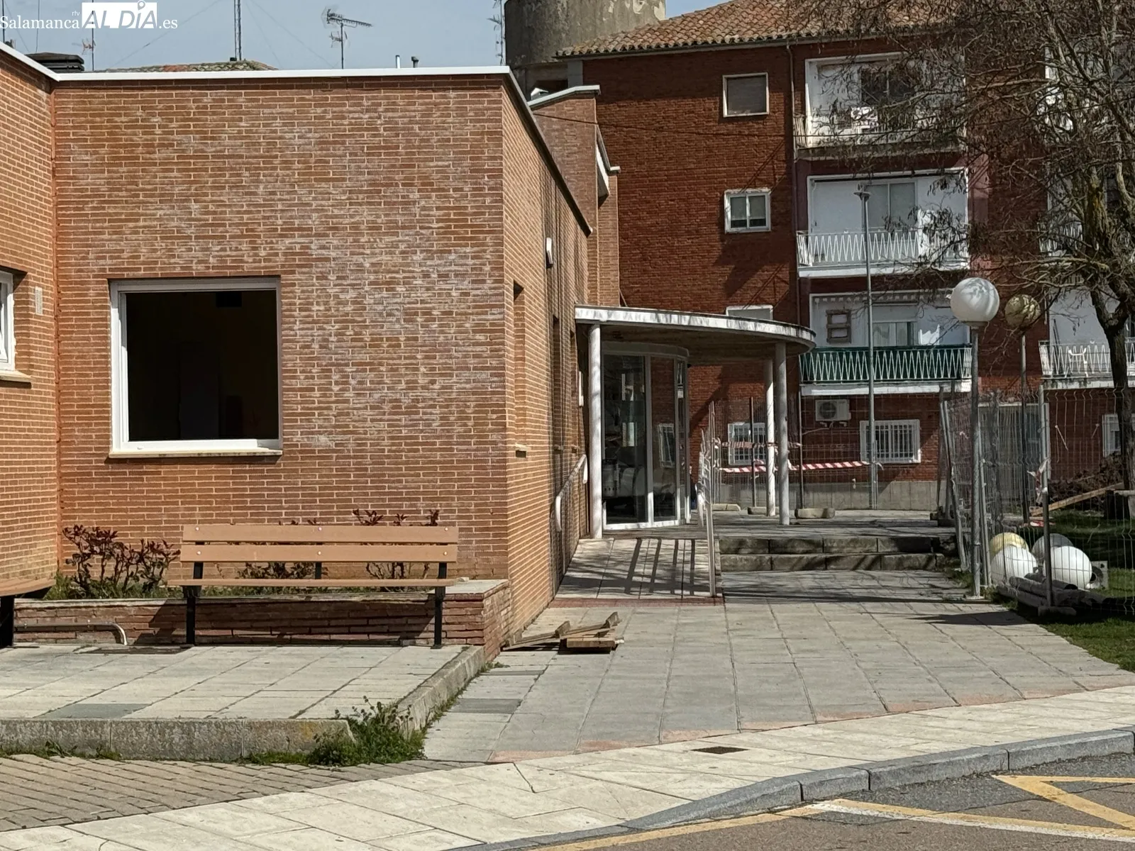 Foto 2 - Comienzan los trabajos de excavaci&oacute;n para la ampliaci&oacute;n del Centro de Salud 
