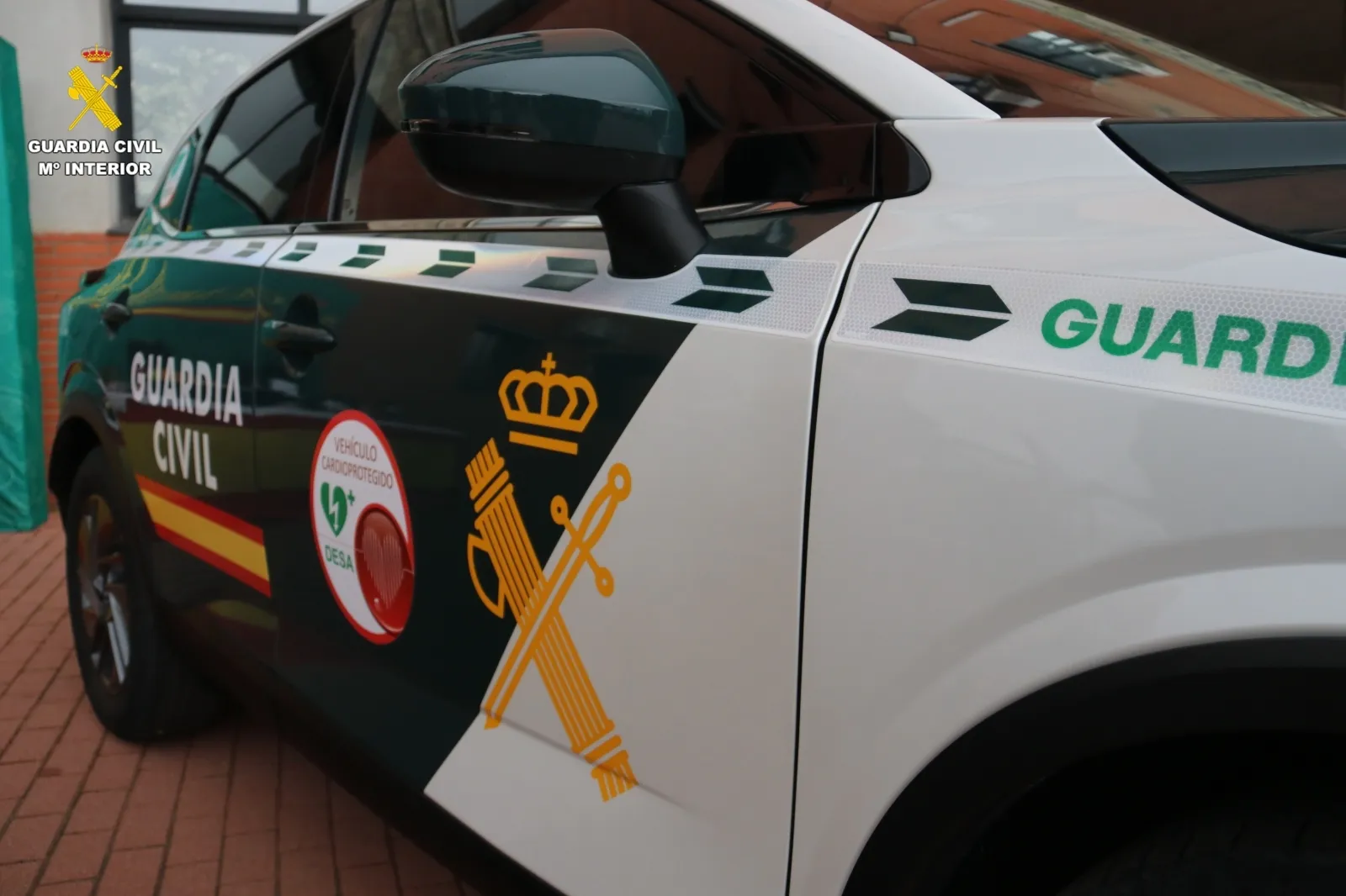 Foto 3 - La Guardia Civil de Salamanca incorpora diez veh&iacute;culos con desfibriladores para el medio rural