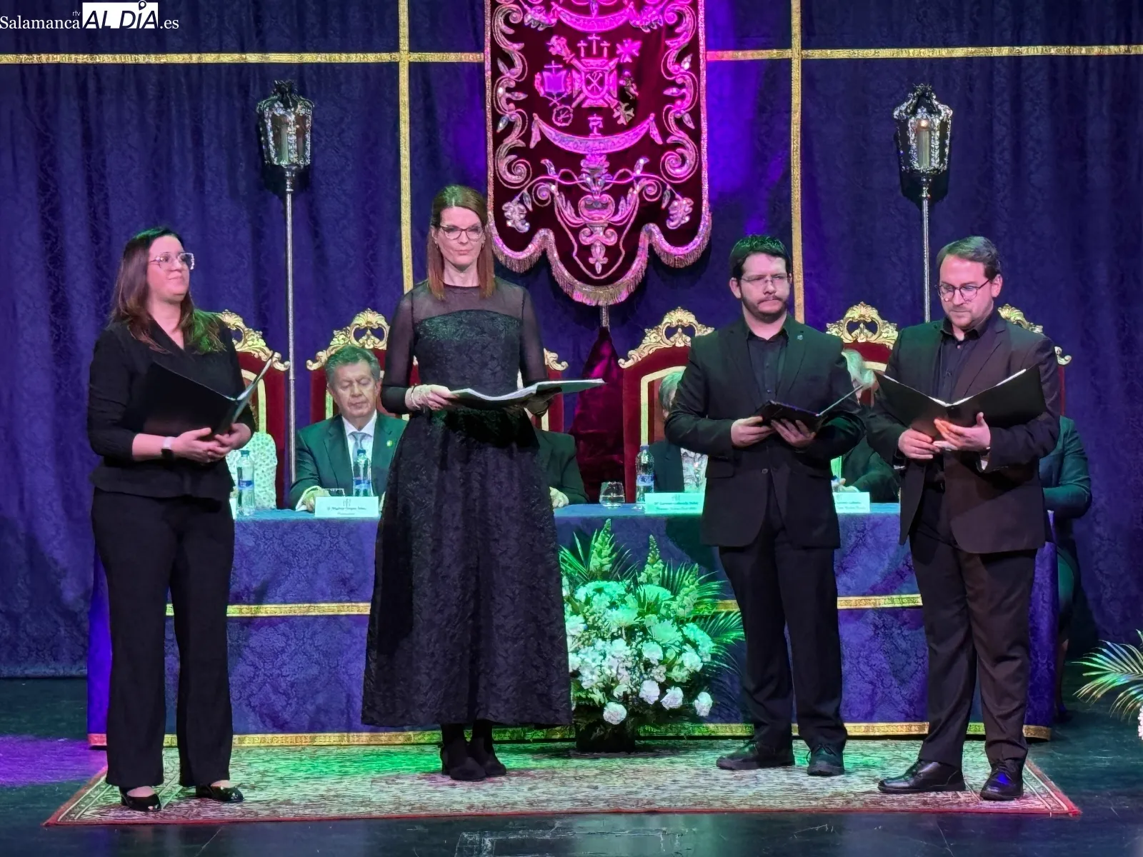 Foto 7 - Carmen Calzada pronuncia un reflexivo y aplaudido preg&oacute;n en Pe&ntilde;aranda: &ldquo;La Semana Santa es un viaje interior de dolor y esperanza&rdquo;