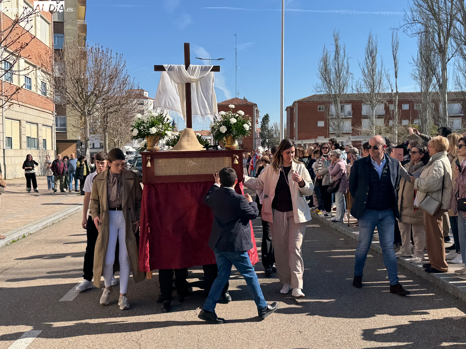 La Encarnación pone en marcha la Semana Santa con su gran Vía Crucis escolar
