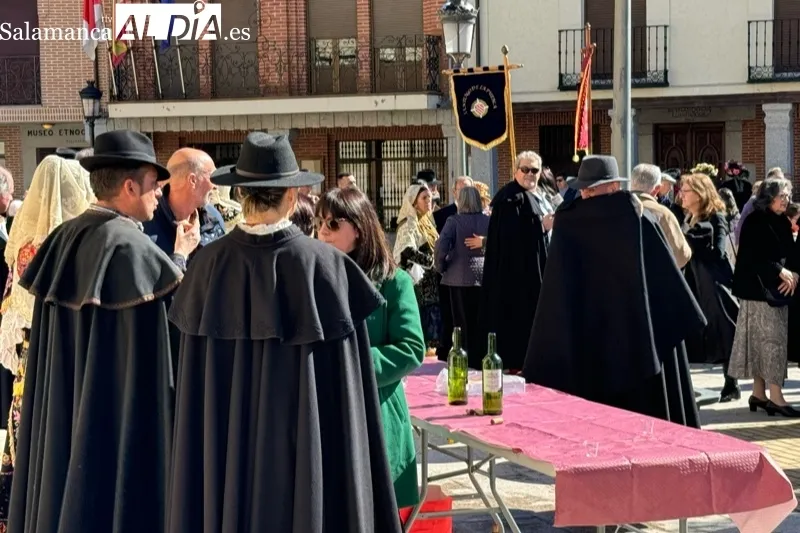 Más de 200 personas participarán este sábado en el II Encuentro de Capas y Trajes Charros en Macotera