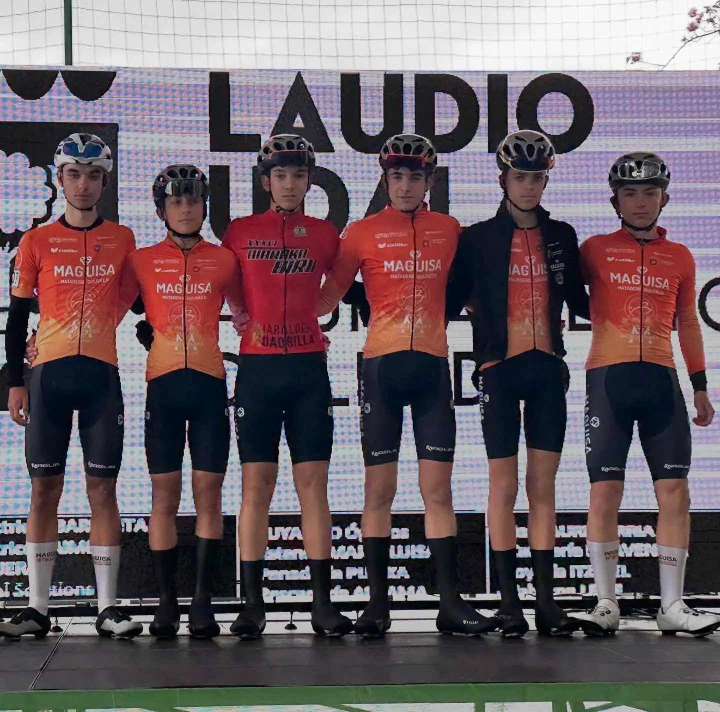 Foto 2 - Samuel Mu&ntilde;oz (Ciclismo Guijuelo) gana la monta&ntilde;a y la clasificaci&oacute;n de j&oacute;venes en la Aiarako Bira  