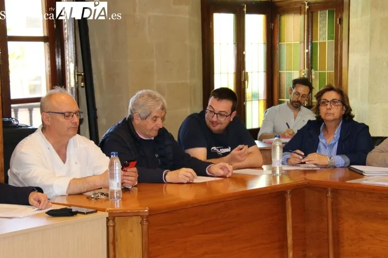 Foto 7 - El Ayuntamiento de Alba nombra Hijos Predilecto y Adoptivo a Manuel Jes&uacute;s Diego y Juli&aacute;n Moreiro