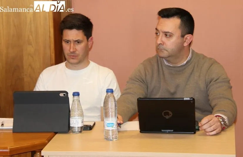 Foto 5 - El Ayuntamiento de Alba nombra Hijos Predilecto y Adoptivo a Manuel Jes&uacute;s Diego y Juli&aacute;n Moreiro