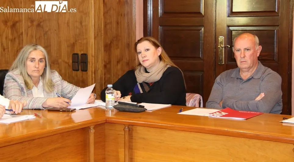 Foto 4 - El Ayuntamiento de Alba nombra Hijos Predilecto y Adoptivo a Manuel Jes&uacute;s Diego y Juli&aacute;n Moreiro