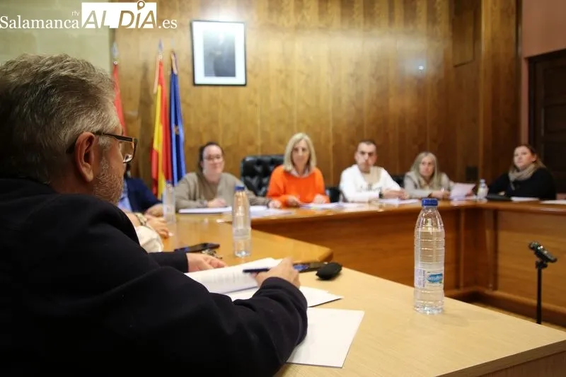 Foto 3 - El Ayuntamiento de Alba nombra Hijos Predilecto y Adoptivo a Manuel Jes&uacute;s Diego y Juli&aacute;n Moreiro