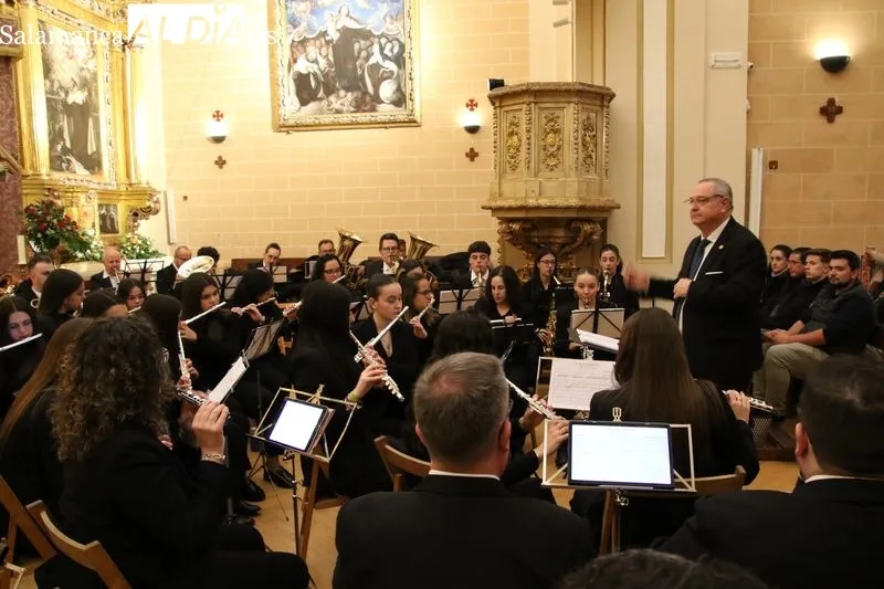 Foto 9 - La Banda de M&uacute;sica de Alba de Tormes brilla en su concierto de Semana Santa