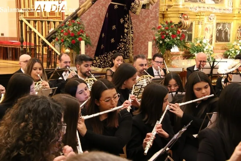 Foto 2 - La Banda de M&uacute;sica de Alba de Tormes brilla en su concierto de Semana Santa