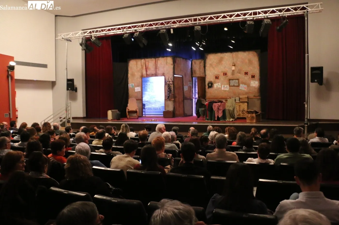 Representación de 'Maison Close' por Paraskenia Teatro en Vitigudino / CORRAL