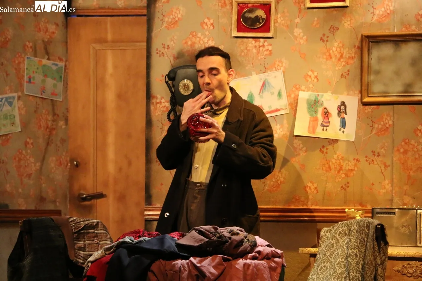 Representación de 'Maison Close' por Paraskenia Teatro en Vitigudino / CORRAL