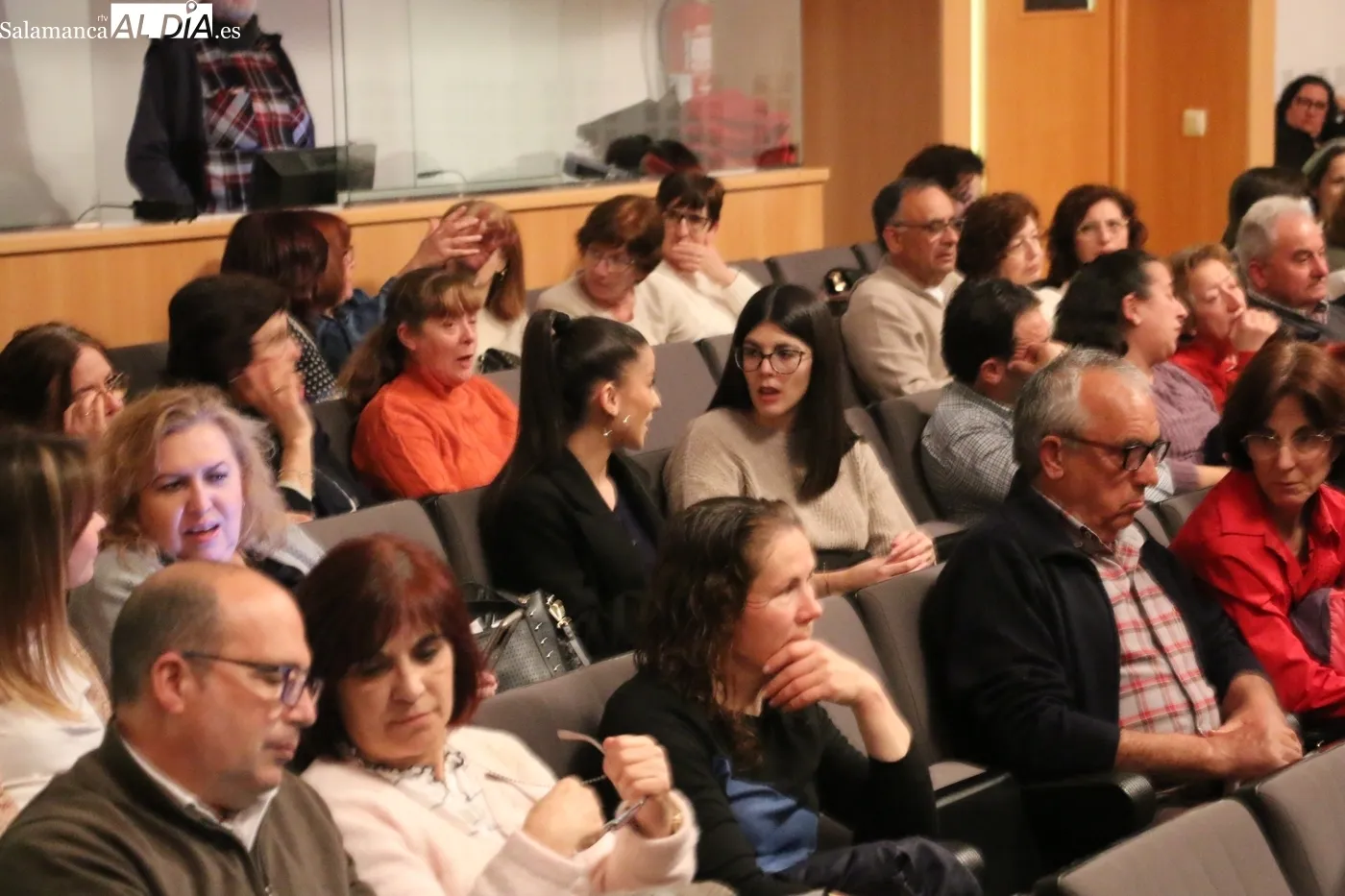 Interpretación de 'Los centros de Lorca' por Antagonista Teatro en Vitigudino / CORRAL 