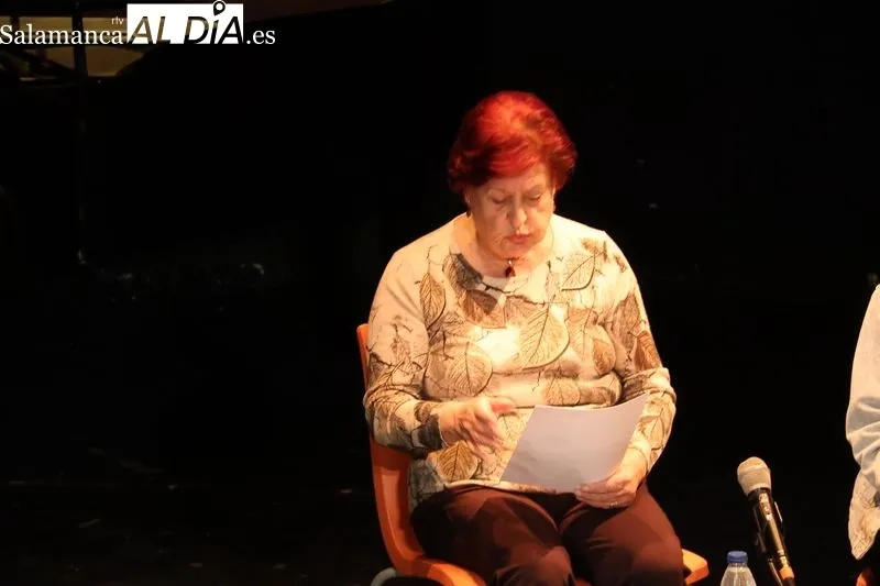 Foto 7 - Alba de Tormes reconoce la trayectoria de cinco mujeres en el acto central del 8M