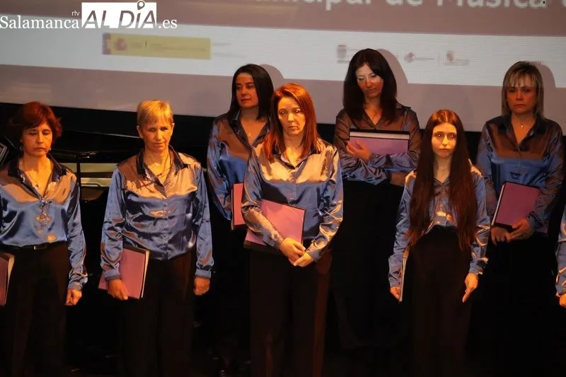 Foto 4 - El coro Kyria pone m&uacute;sica al acto central del 8M en Alba de Tormes con un repertorio dedicado a la mujer