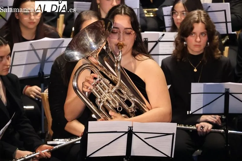 Foto 8 - La Banda de M&uacute;sica de Alba de Tormes pone en valor el talento joven en su II Concierto Extraordinario