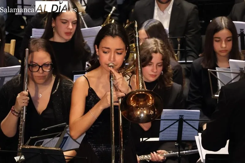 Foto 4 - La Banda de M&uacute;sica de Alba de Tormes pone en valor el talento joven en su II Concierto Extraordinario