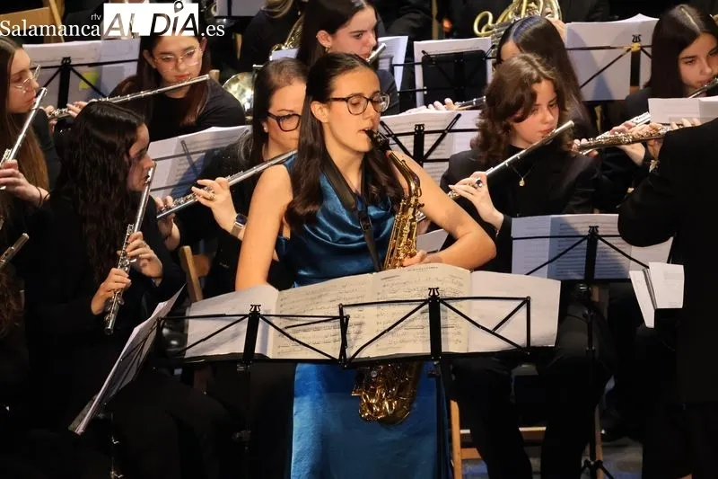 Foto 2 - La Banda de M&uacute;sica de Alba de Tormes pone en valor el talento joven en su II Concierto Extraordinario
