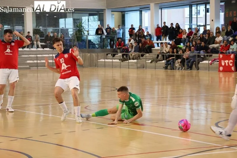 Foto 4 - FOTOS | El Piensos Dur&aacute;n Albense se cae en la segunda parte y cede en Valladolid (5-2)