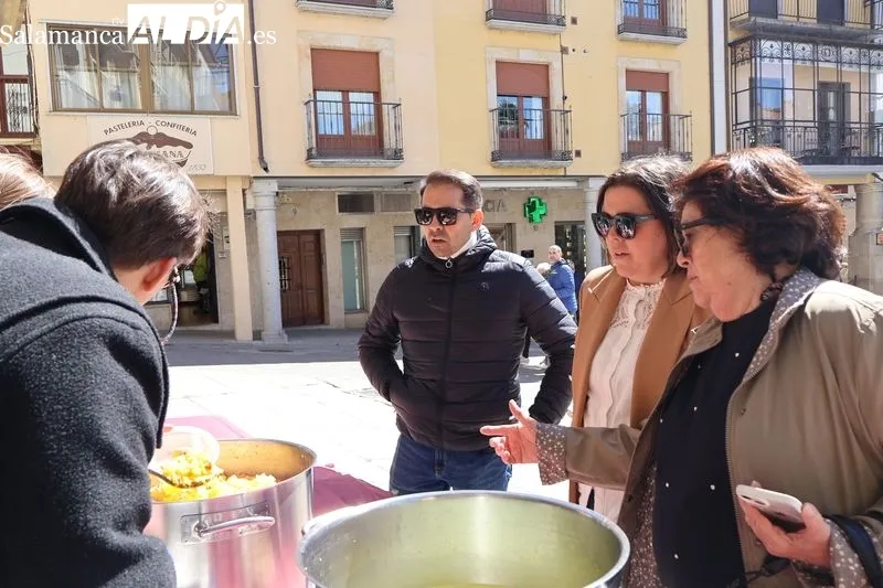 Foto 10 - La procesi&oacute;n de Ramos abre la Semana Santa en Alba de Tormes