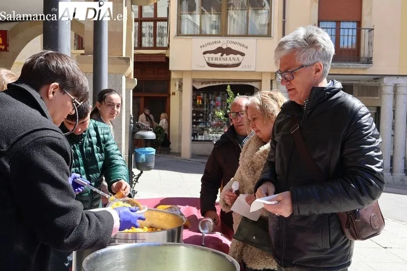 Foto 4 - La procesi&oacute;n de Ramos abre la Semana Santa en Alba de Tormes
