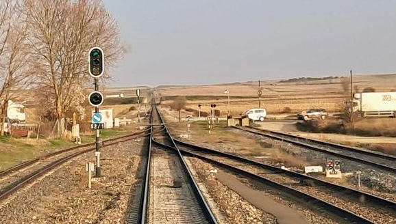 UPL insiste en la necesidad de suprimir el paso a nivel de Babilafuente para mejorar la seguridad y movilidad de la zona