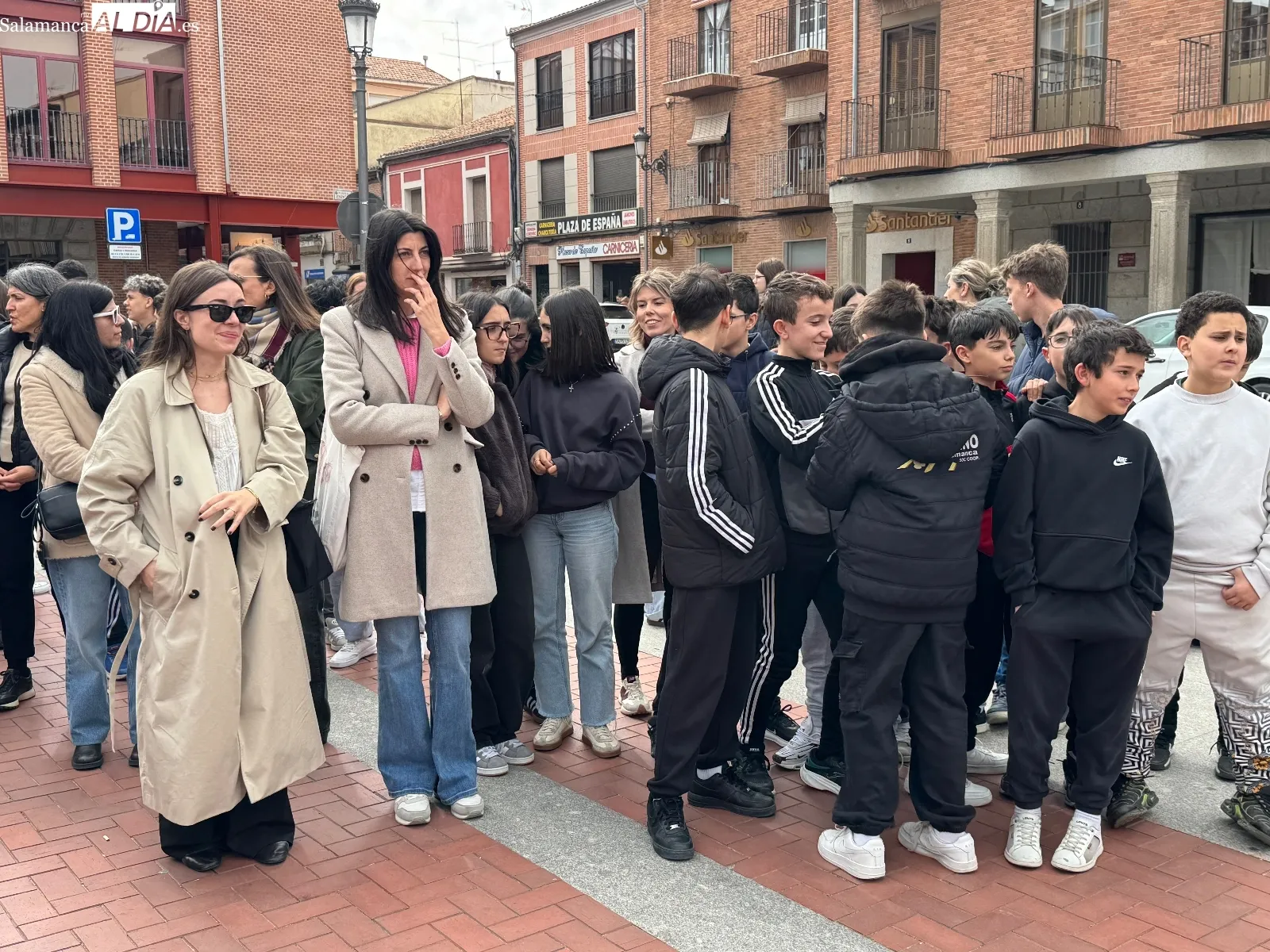 Foto 2 - Pe&ntilde;aranda responde con 1000 empanadas a la llamada solidaria de Manos Unidas