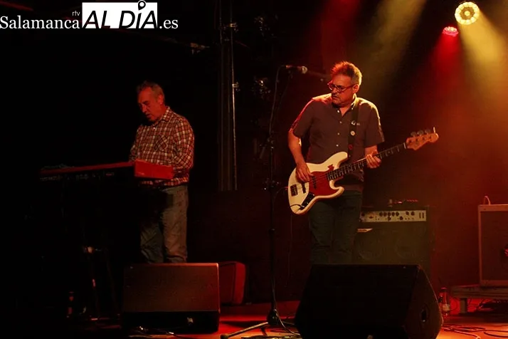 teclista y bajista de Brighton 64 (Foto: Julio Alonso)