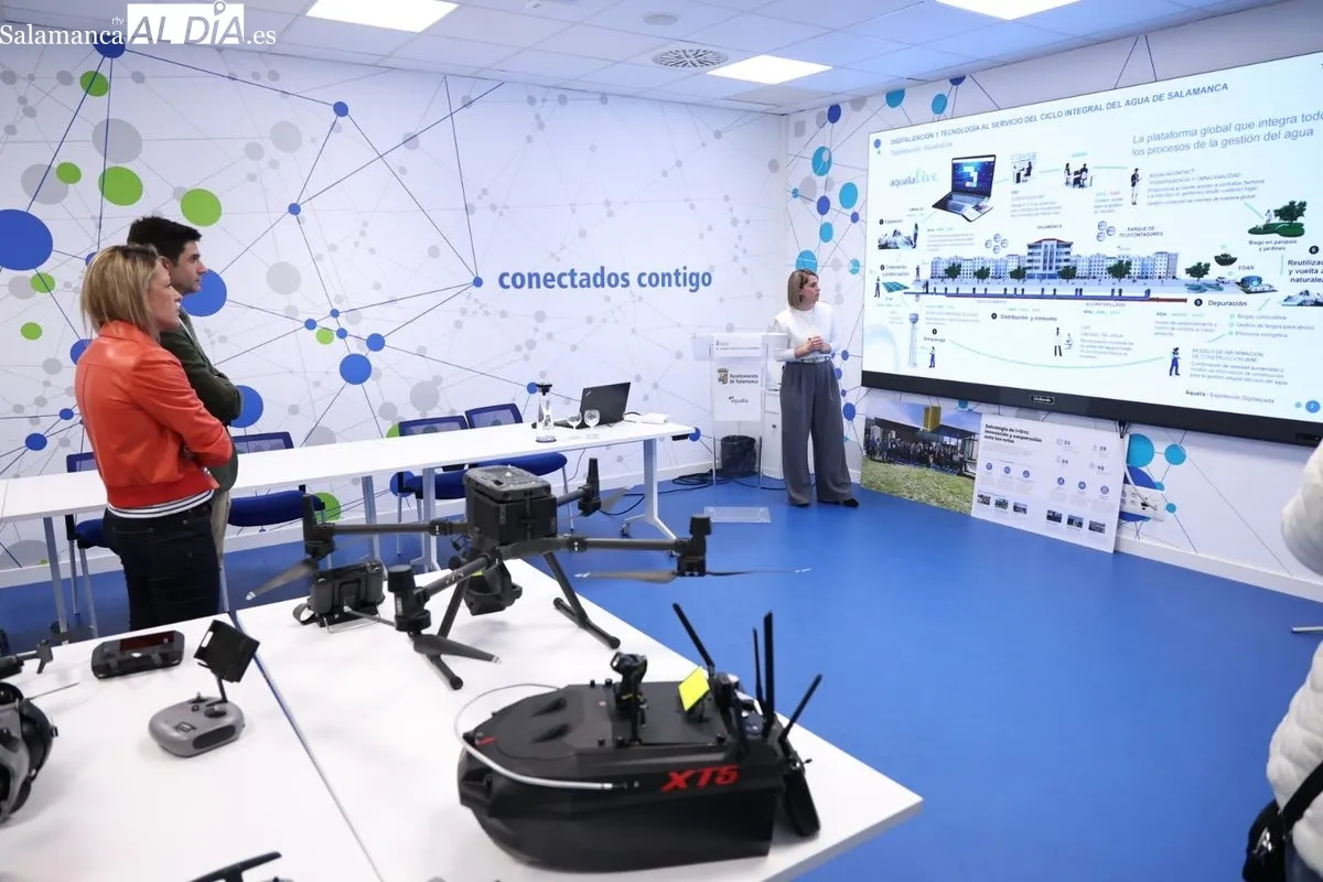 Presentación de la nueva tecnología que permite que Salamanca reduzca su consumo de agua en 13.754 millones de litros en cinco años. Foto de David Sañudo