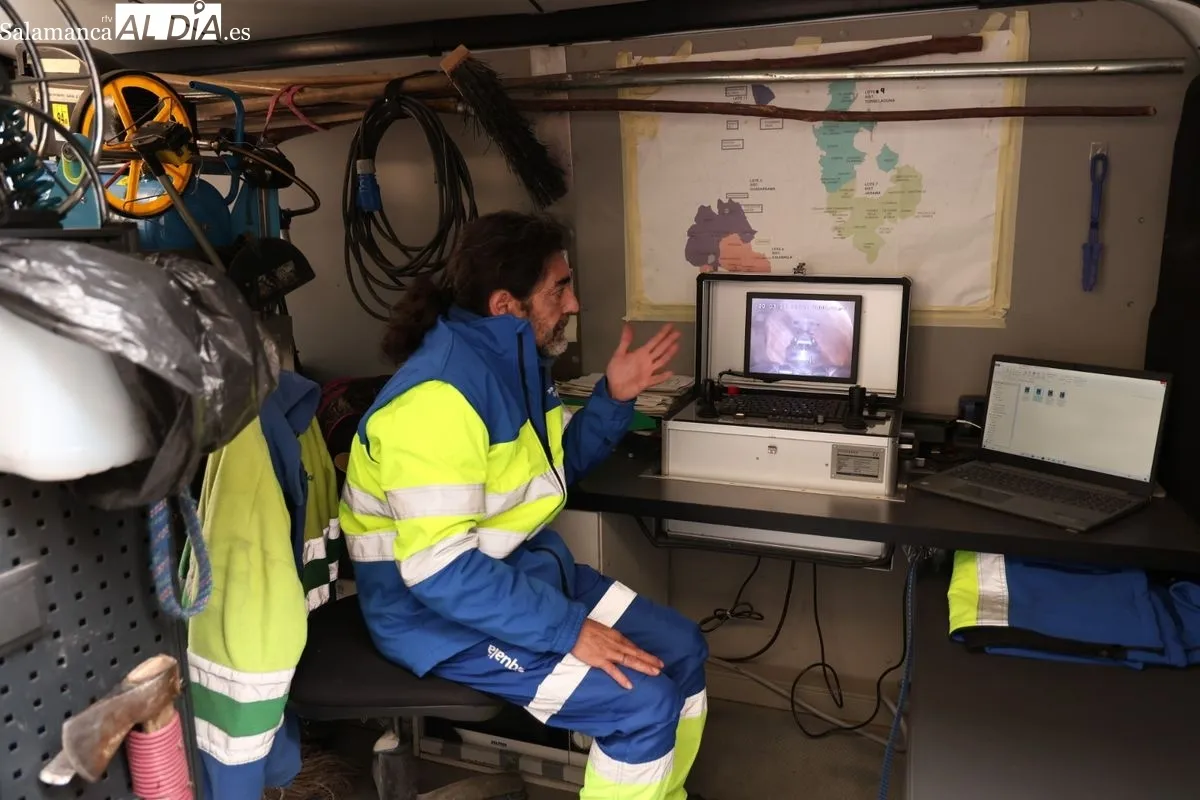 Presentación de la nueva tecnología que permite que Salamanca reduzca su consumo de agua en 13.754 millones de litros en cinco años. Foto de David Sañudo