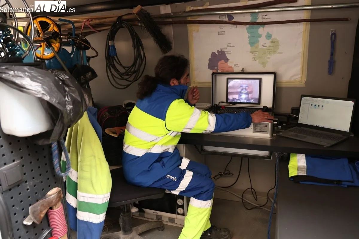 Presentación de la nueva tecnología que permite que Salamanca reduzca su consumo de agua en 13.754 millones de litros en cinco años. Foto de David Sañudo