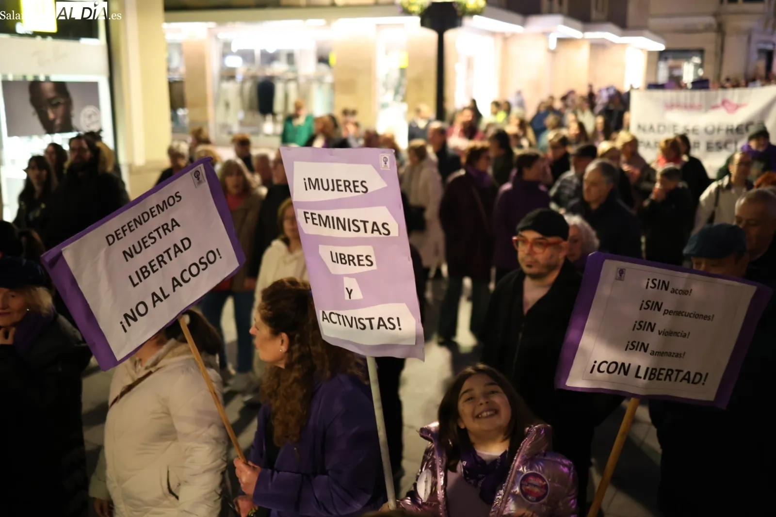 Una multitudinaria manifestación clama en Salamanca contra la violencia machista en el 8M | Fotos: David Sañudo