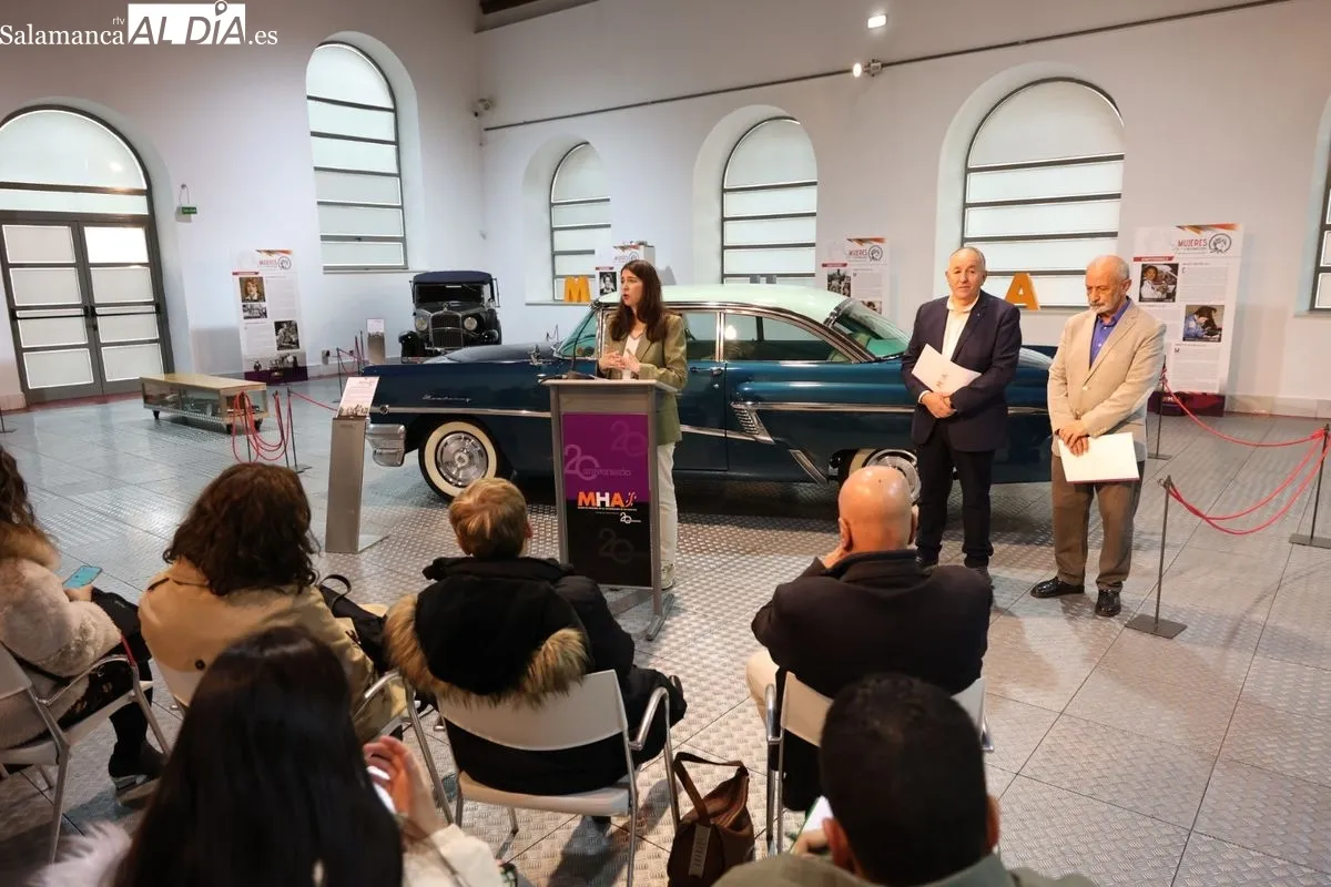 El Museo de Historia de la Automoción de Salamanca inaugura la muestra 'Mujeres y automoción'. Foto de David Sañudo
