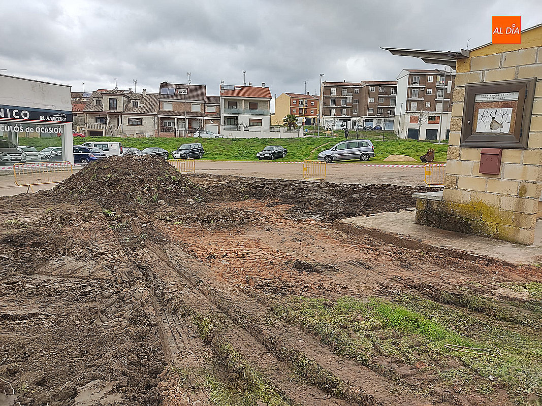 Explanada CruceIvanrey  nuevos jardines tras  insistencia vecinal que choca con  conductores