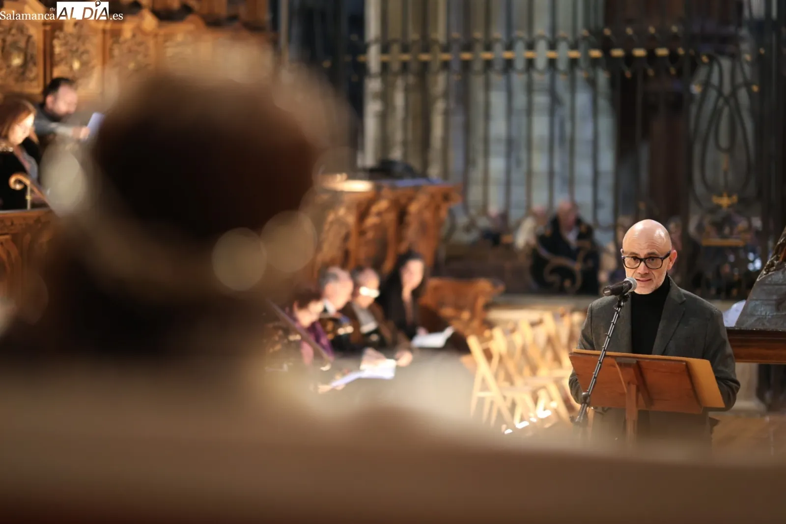 Pablo Luque Pinilla recita sus versos ante el Cristo de la Agonía Redentora | Fotos: David Sañudo
