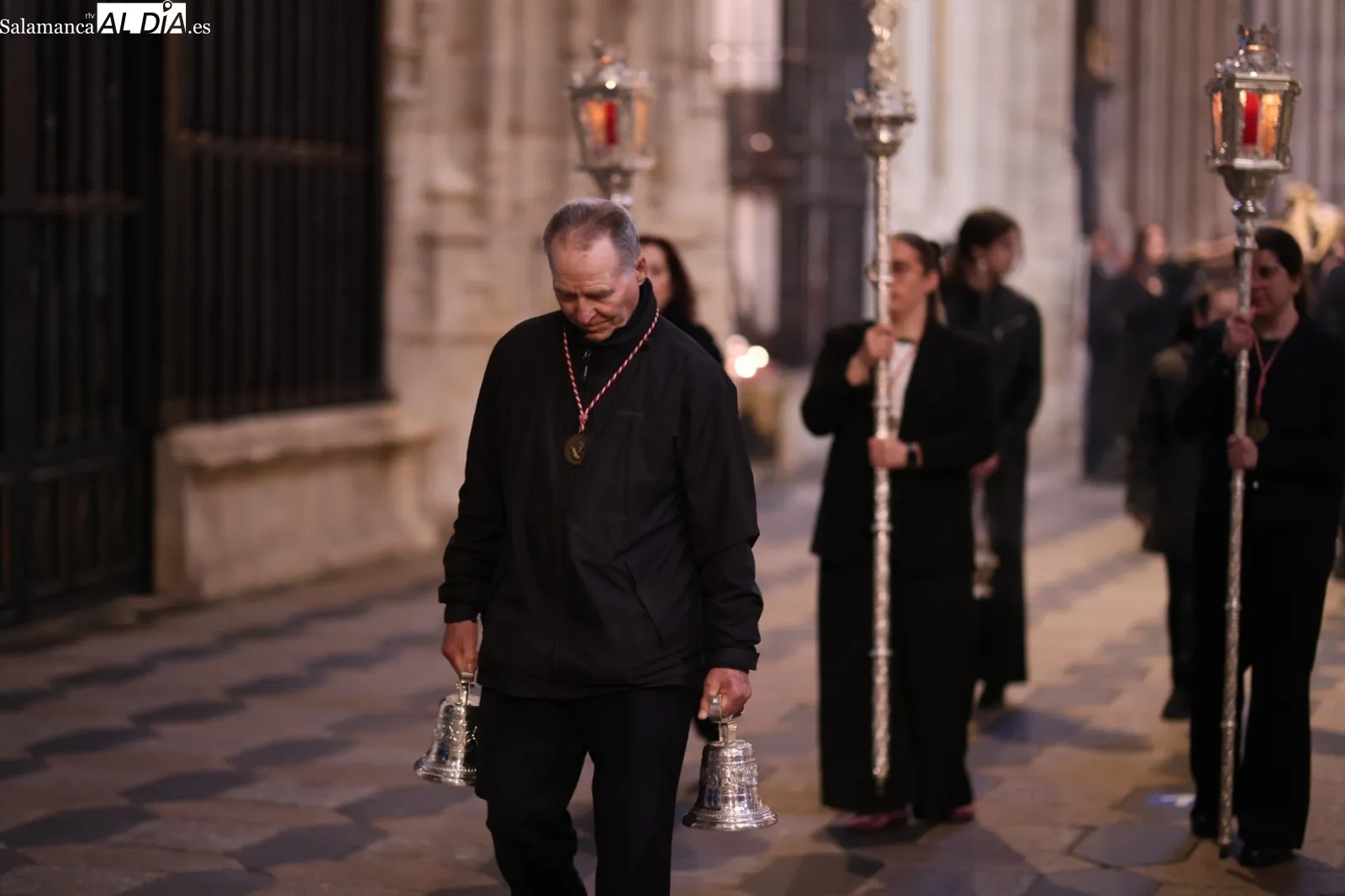 Pablo Luque Pinilla recita sus versos ante el Cristo de la Agonía Redentora | Fotos: David Sañudo
