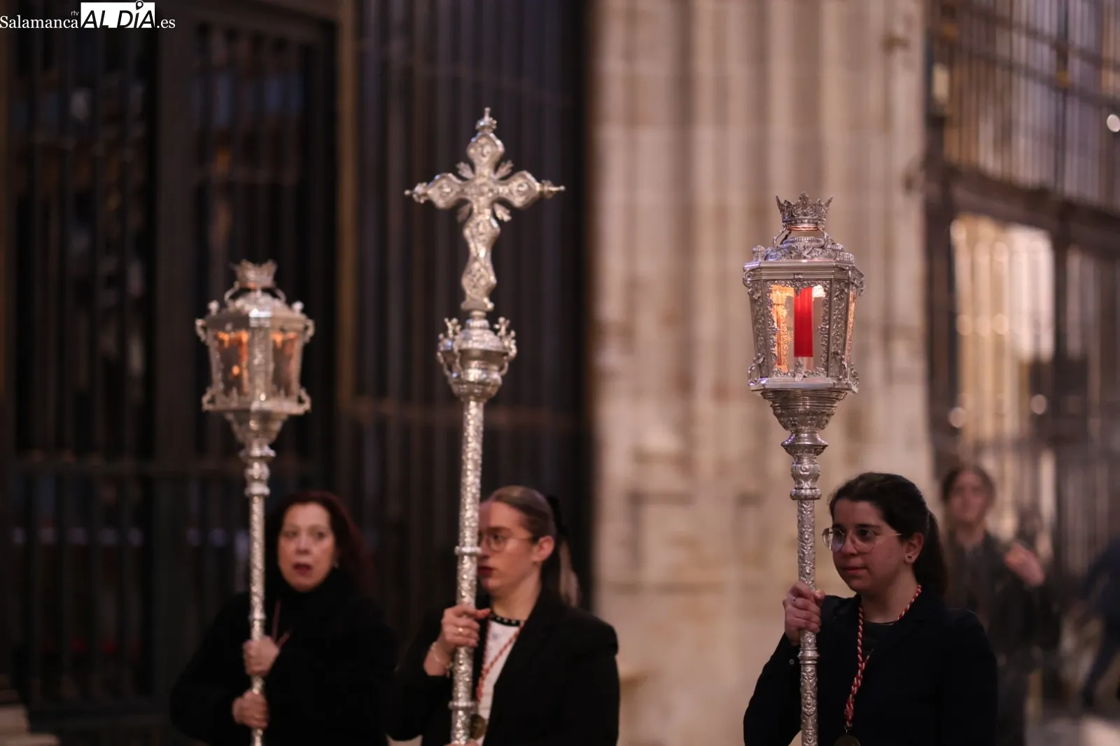 Pablo Luque Pinilla recita sus versos ante el Cristo de la Agonía Redentora | Fotos: David Sañudo