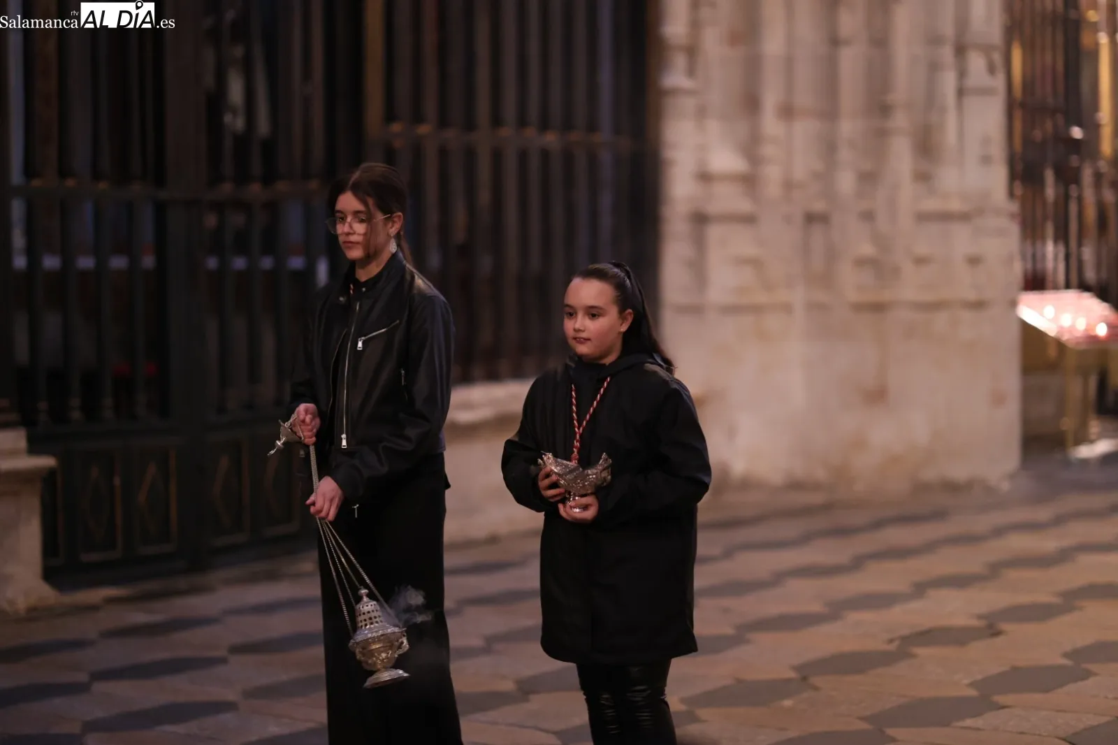 Pablo Luque Pinilla recita sus versos ante el Cristo de la Agonía Redentora | Fotos: David Sañudo