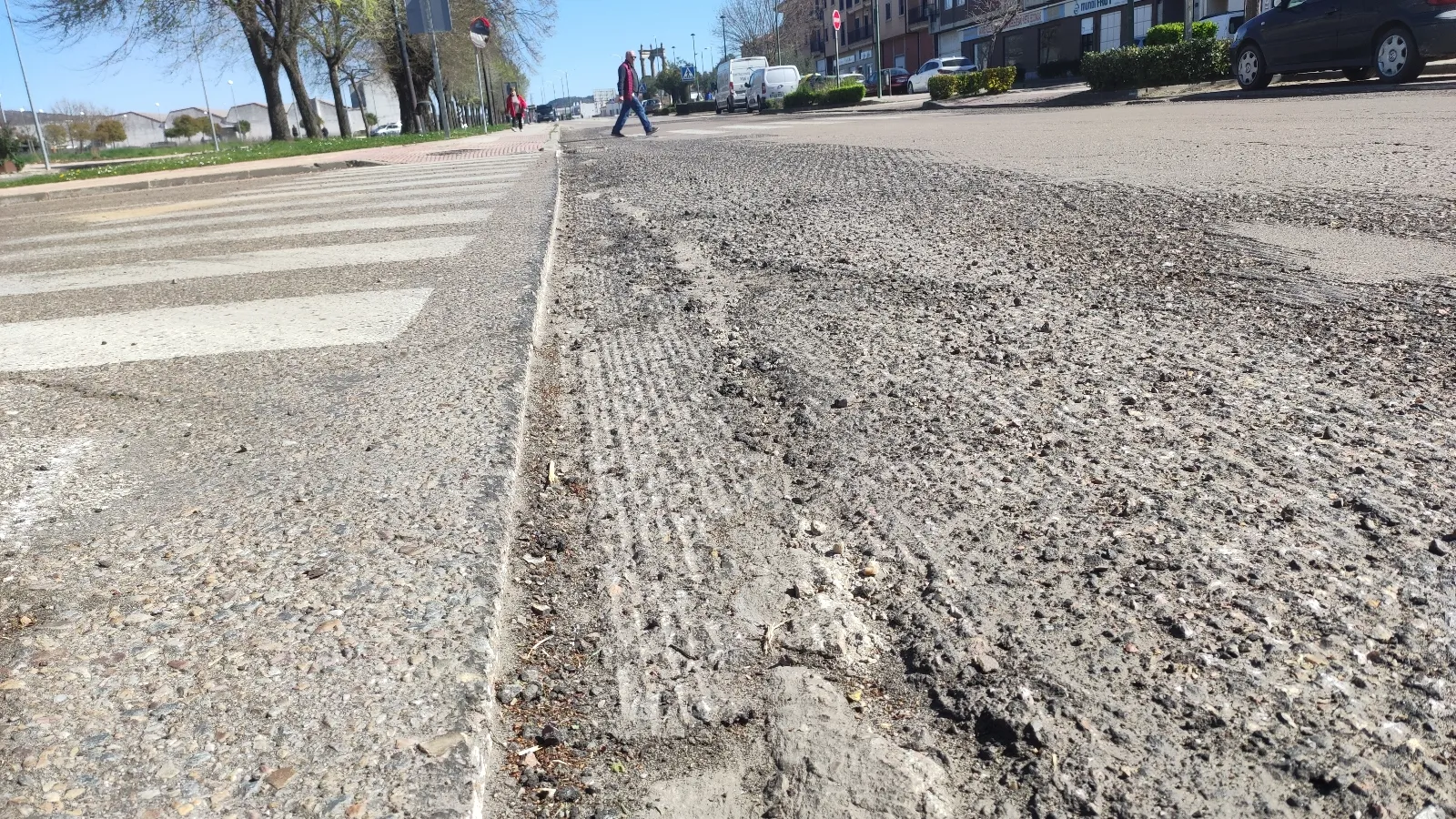 Foto 6 - El asfalto a medias: problemas t&eacute;cnicos detienen temporalmente la renovaci&oacute;n del pavimento urbano