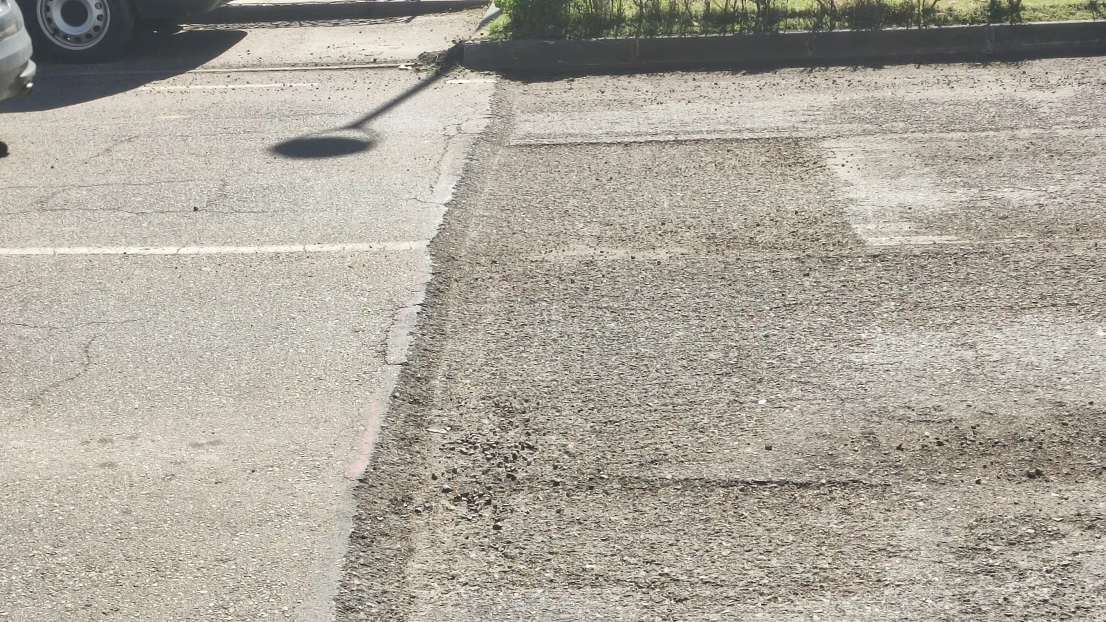Foto 4 - El asfalto a medias: problemas t&eacute;cnicos detienen temporalmente la renovaci&oacute;n del pavimento urbano