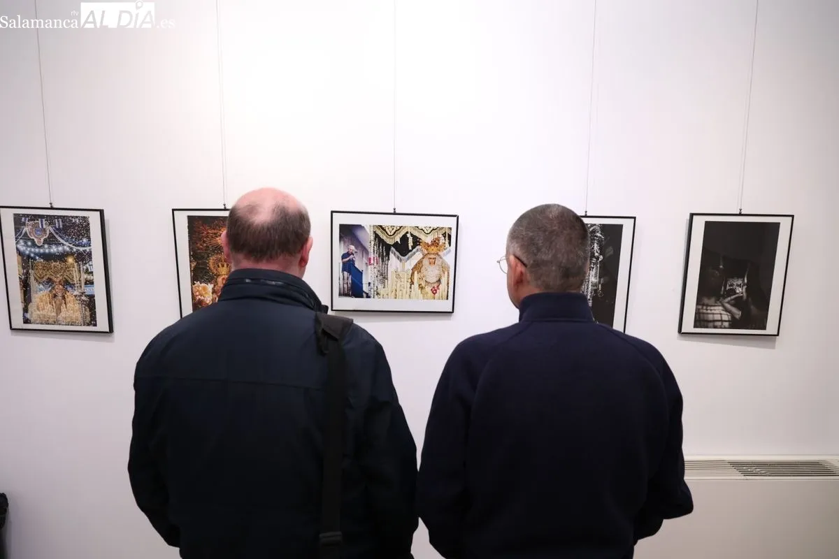 El Espacio Joven acoge la exposición fotográfica cofrade de Javier Barco sobre la Semana Santa. Foto de David Sañudo