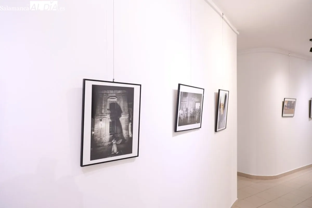El Espacio Joven acoge la exposición fotográfica cofrade de Javier Barco sobre la Semana Santa. Foto de David Sañudo