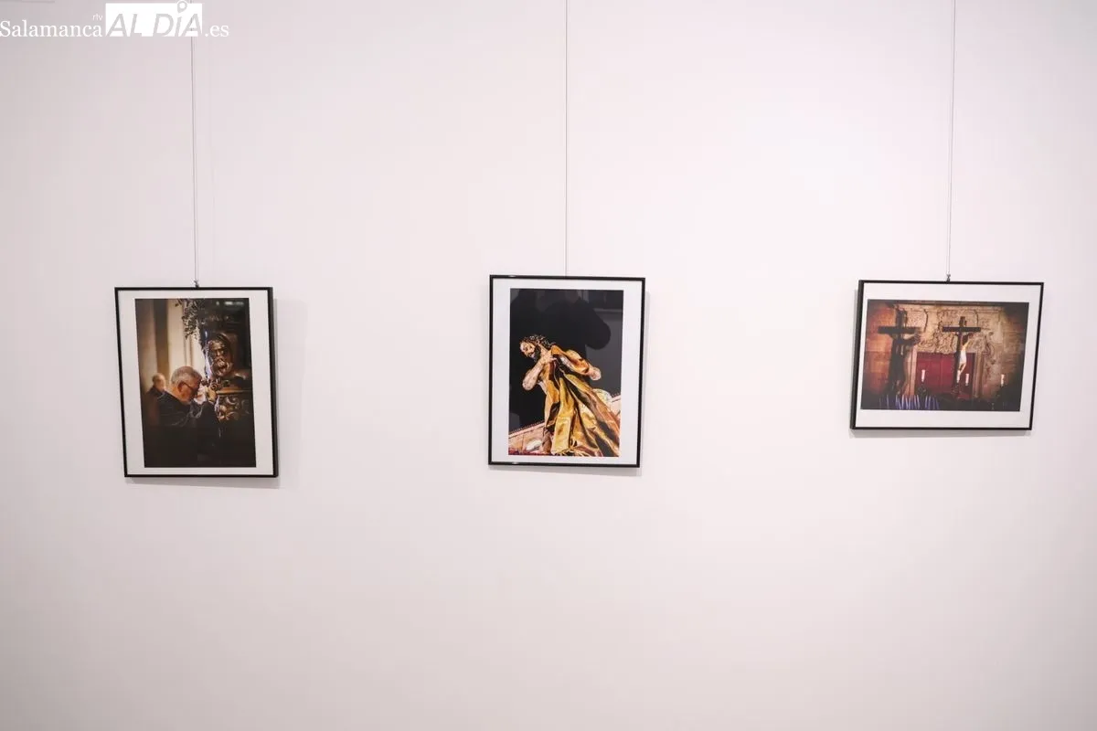 El Espacio Joven acoge la exposición fotográfica cofrade de Javier Barco sobre la Semana Santa. Foto de David Sañudo