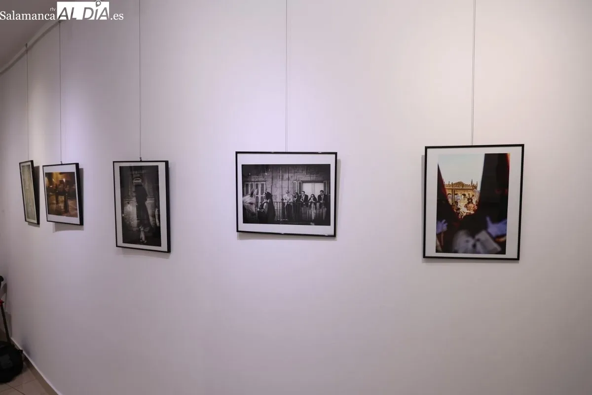 El Espacio Joven acoge la exposición fotográfica cofrade de Javier Barco sobre la Semana Santa. Foto de David Sañudo