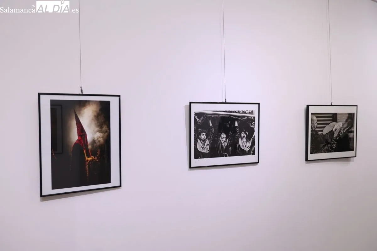 El Espacio Joven acoge la exposición fotográfica cofrade de Javier Barco sobre la Semana Santa. Foto de David Sañudo