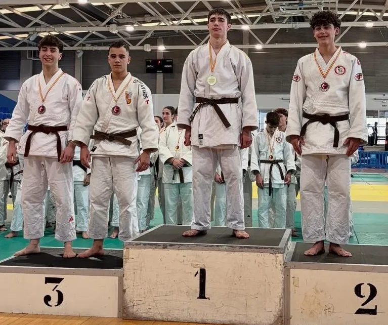 Foto 3 - Daniela Cidoncha y Diego Mart&iacute;n consiguen oro y bronce en el Auton&oacute;mico Cadete de Judo
