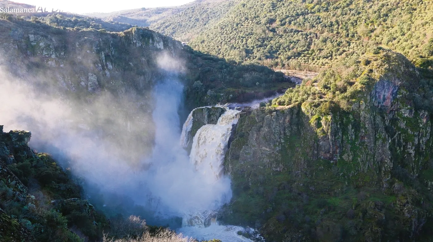 Pozo de los Humos visto desde el mirador de Pereña / CORRAL