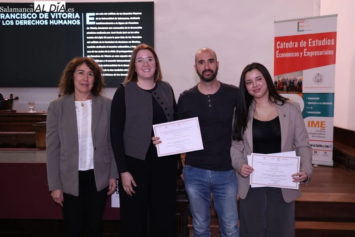 Entrega de premios a los mejores TFG de Creación e Innovación Empresarial en la I Jornada de Emprendimiento USAL y Caja Rural de Salamanca. Foto de David Sañudo