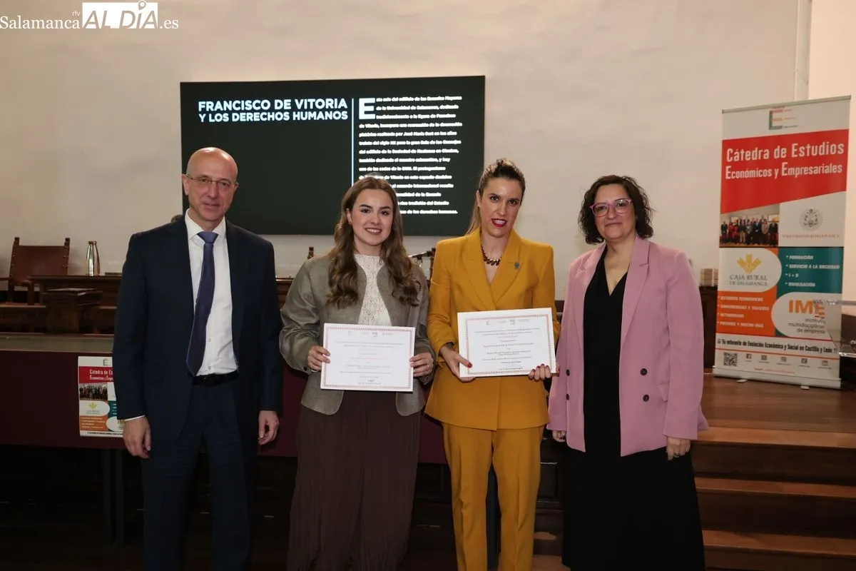 Entrega de premios a los mejores TFG de Creación e Innovación Empresarial en la I Jornada de Emprendimiento USAL y Caja Rural de Salamanca. Foto de David Sañudo