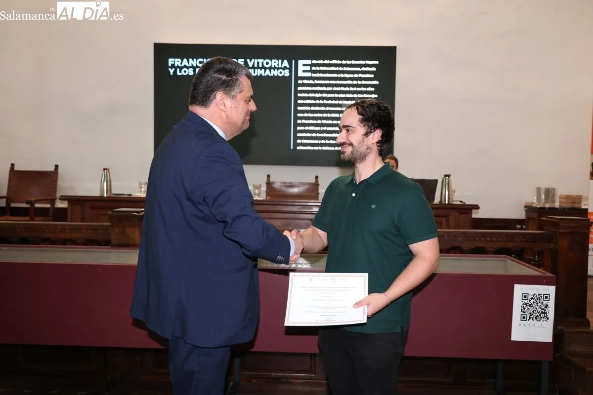 Entrega de premios a los mejores TFG de Creación e Innovación Empresarial en la I Jornada de Emprendimiento USAL y Caja Rural de Salamanca. Foto de David Sañudo