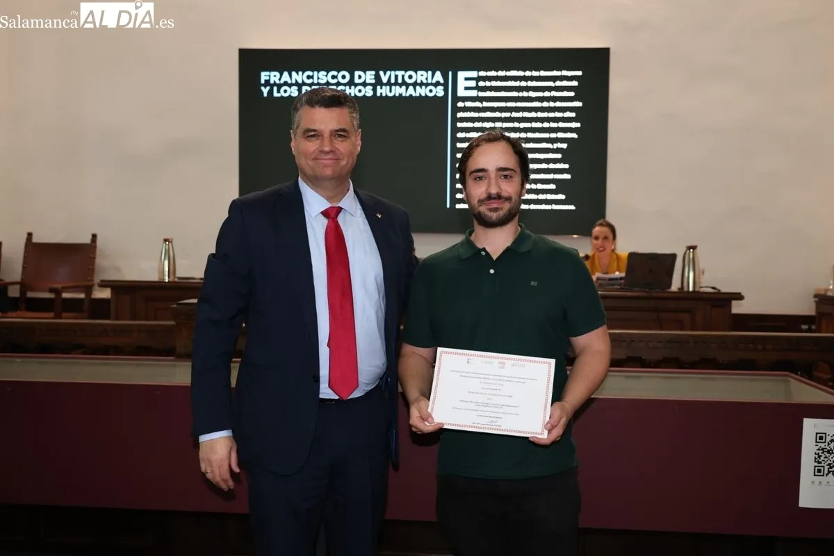 Entrega de premios a los mejores TFG de Creación e Innovación Empresarial en la I Jornada de Emprendimiento USAL y Caja Rural de Salamanca. Foto de David Sañudo