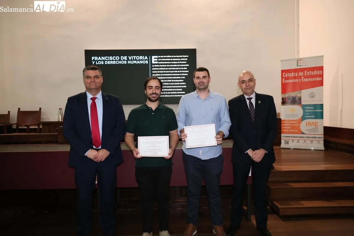 Entrega de premios a los mejores TFG de Creación e Innovación Empresarial en la I Jornada de Emprendimiento USAL y Caja Rural de Salamanca. Foto de David Sañudo
